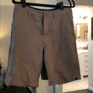 Quicksilver shorts tan size 32 men’s